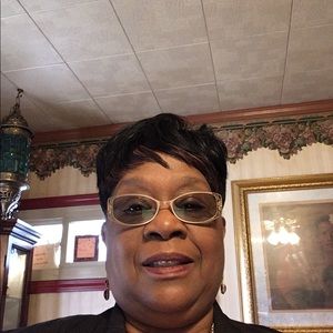 Meet your Posher, Lessie